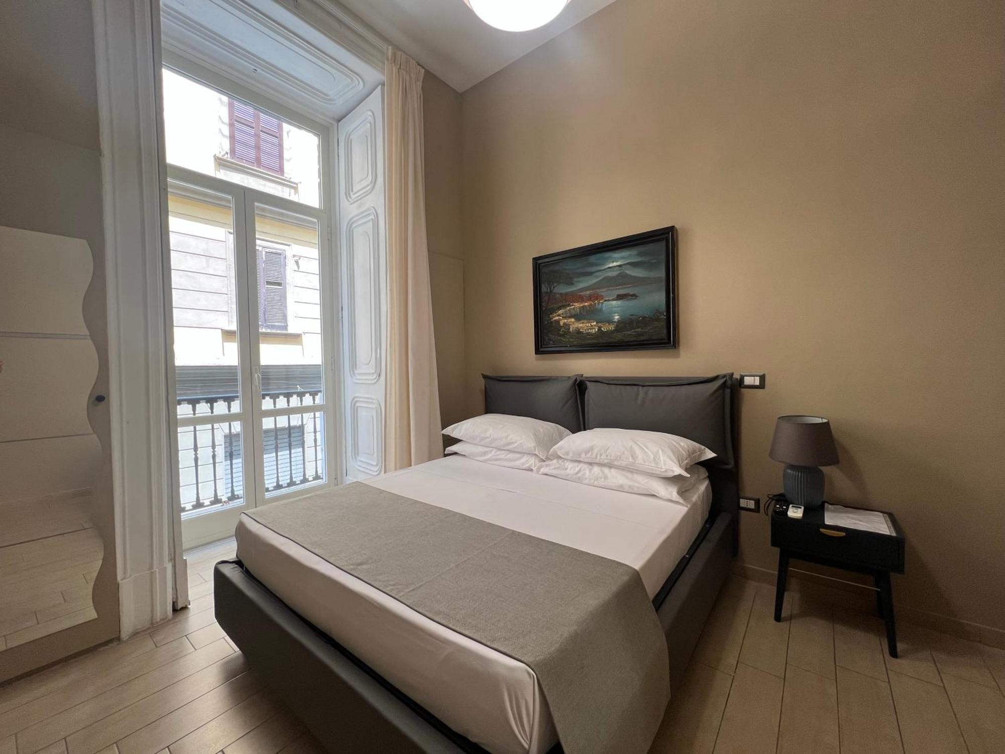 Relais Ranieri Bed & Breakfast Наполи Екстериор снимка